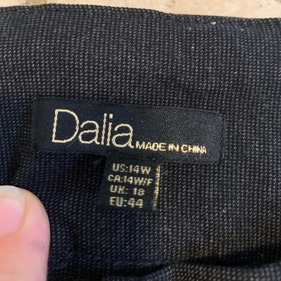 Dalia Black Cropped Trouser Pants - Size 14W - Picture 4 of 6